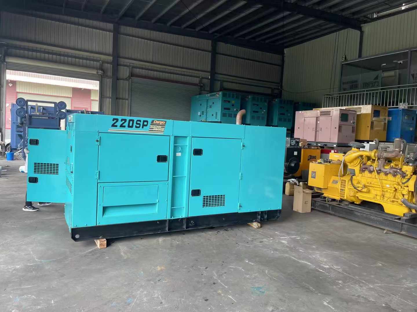 哈尔滨800kW 柴油发电机的输出电流波动范围是多少？