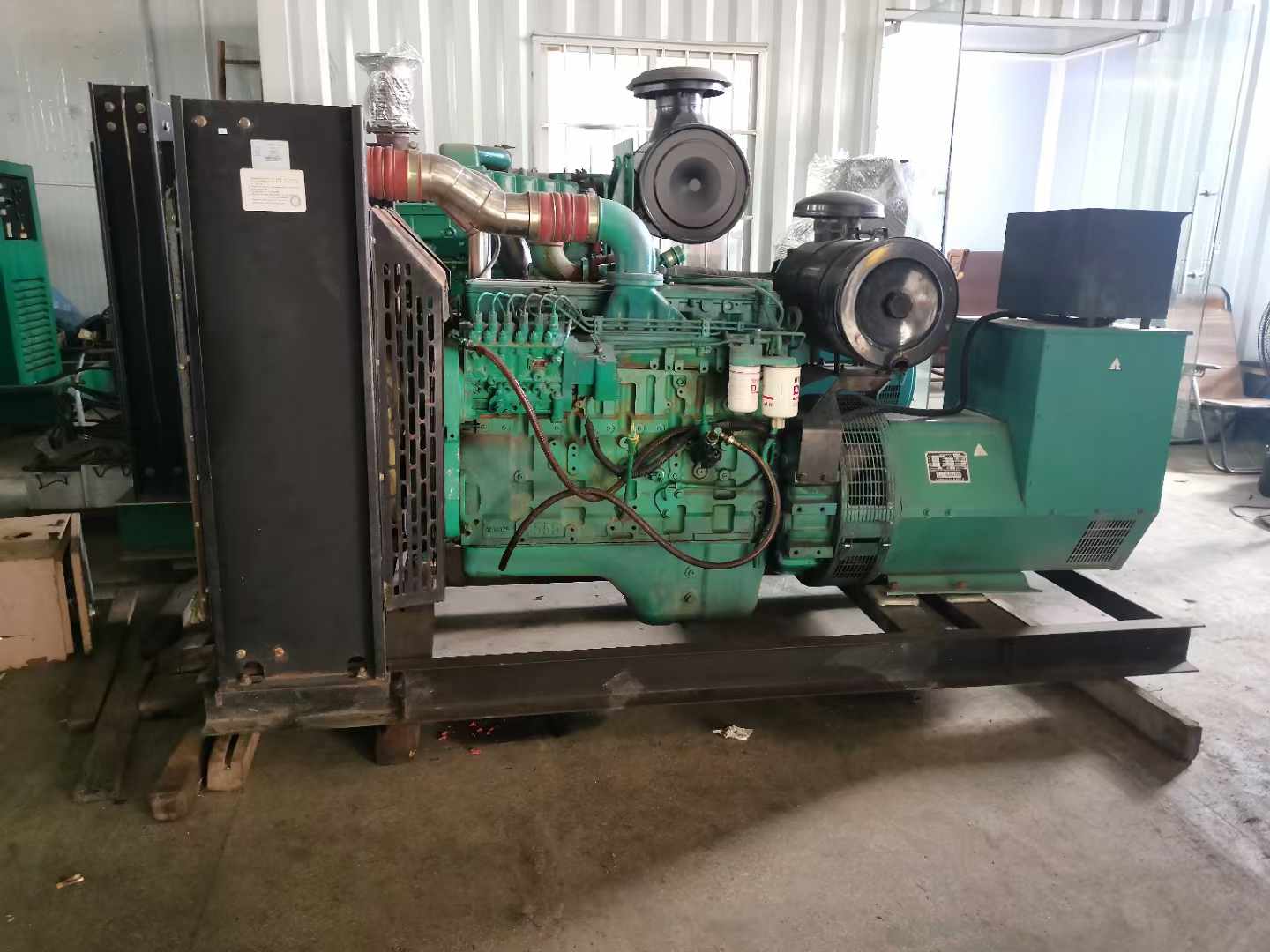 哈尔滨发电机租赁如何确定电缆的承载电流是否在安全范围内？