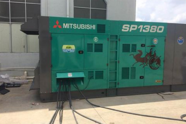 哈尔滨为什么有些柴油发电机组的输出电压可以调节？