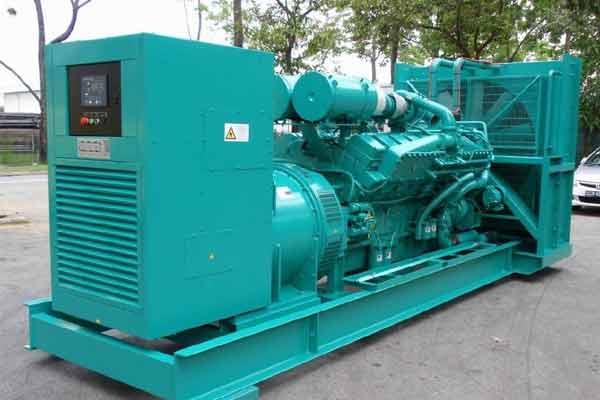 哈尔滨柴油发电机组电压不稳定怎样维修？