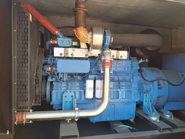 哈尔滨燃油消耗率与进气温度的具体关系是什么？